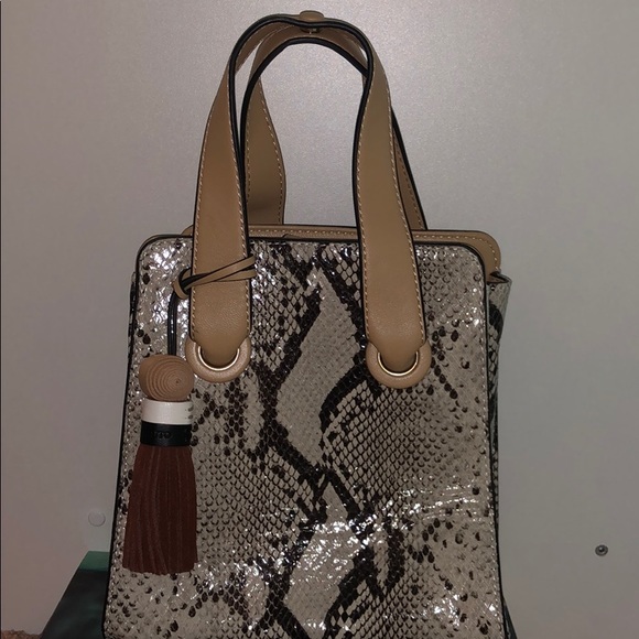 vince camuto suni satchel - Picture 5 of 6